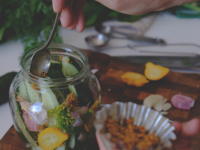 Recettes anti-gaspillage faciles : 5 idées zéro déchet pour cuisiner les restes