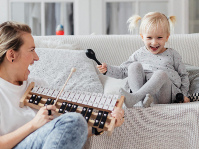 Les maracas, premier instrument de musique de bébé