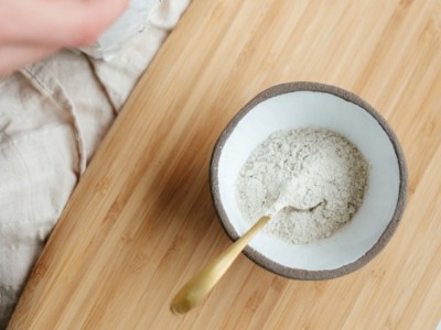 L'argile verte & l'argile blanche : pour une peau lisse au naturel