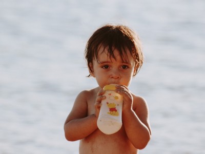 Le lait de chèvre est-il bon pour bébé?